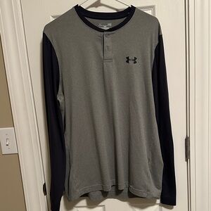 Under Armour Men's Long Sleeve Tee. Size large loose cold gear.